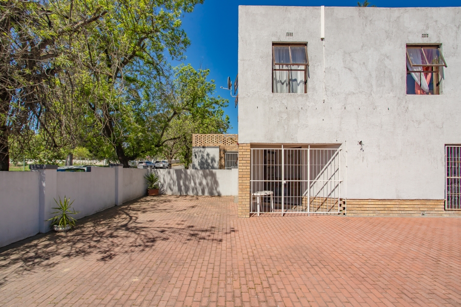 7 Bedroom Property for Sale in Wellington Central Western Cape